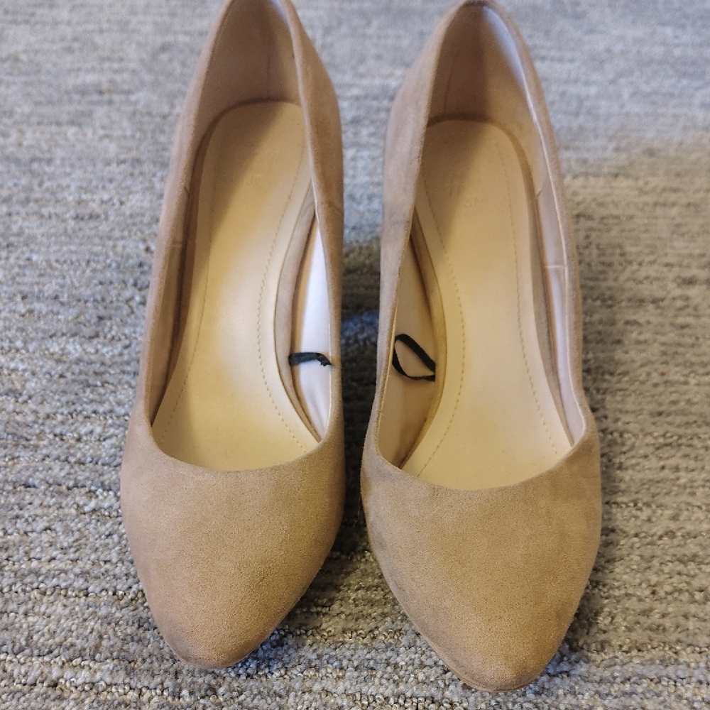 H&M Tan Suede Block Heel Shoes